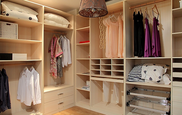 利用純堿(jiǎn)去除衣櫥(chu)的臭味