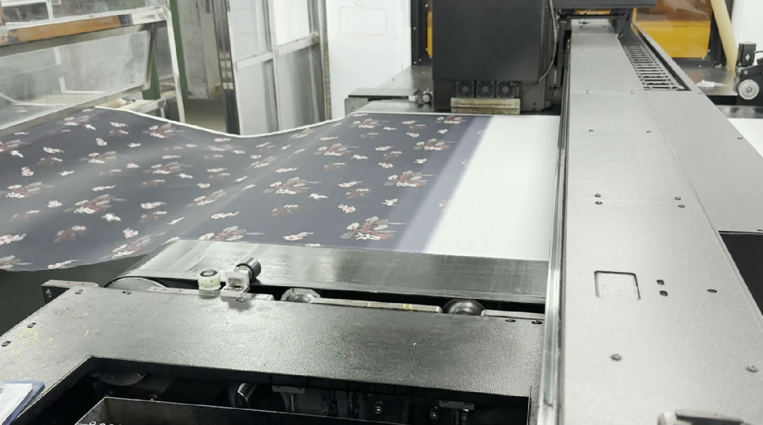 數碼(mǎ)印花機步(bu)進校準的(de)步驟